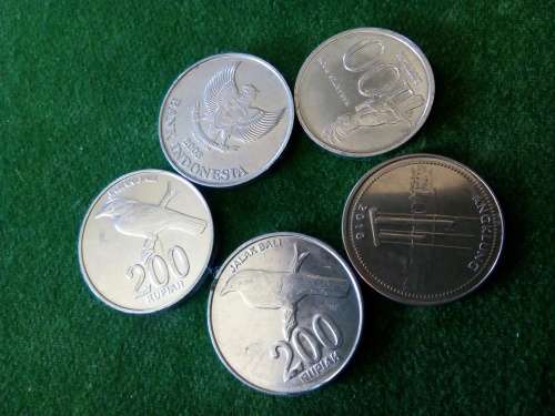 LOT OF 5 INDONESIA COINS ... CIRCULATED