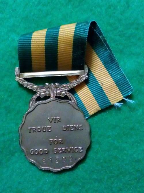 SADF ... 30 YEAR GOOD SERVICE MEDAL (GOLD) .. FULL SIZE ..NEW RIBBON INCLUDED