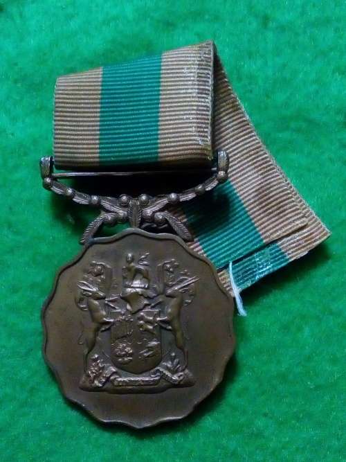 SADF - 10 YEAR GOOD SERVICE MEDAL (BRONZE) .. FS .. LOW NUMBER .. NEW RIBBON INCLUDED