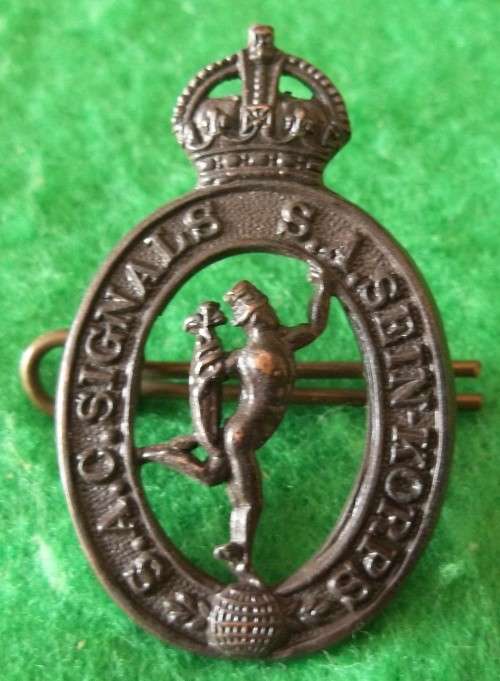 WW2 ERA BLACK S.A. SIGNALS LEFT COLLAR BADGE (OWEN 1232) LUGS INTACT