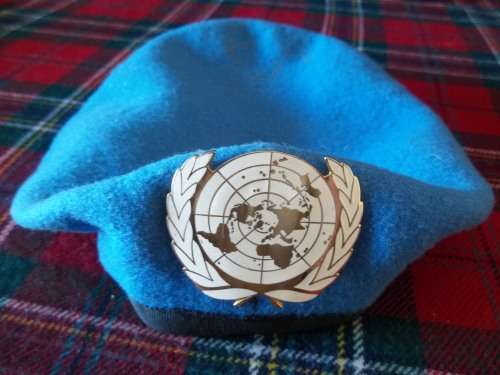 UN BERET AND BADGE  AS ISSUED TO SANDF TROOPS ON UN DEPLOYMENTS