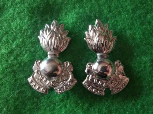 SADF - ENGINEER CORPS COLLAR BADGES PAIR - PINS INTACT