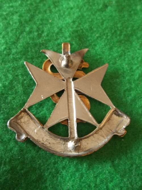 SADF - MEDIC CAP / BERET BADGE - SHORTENED SCREW POSTS