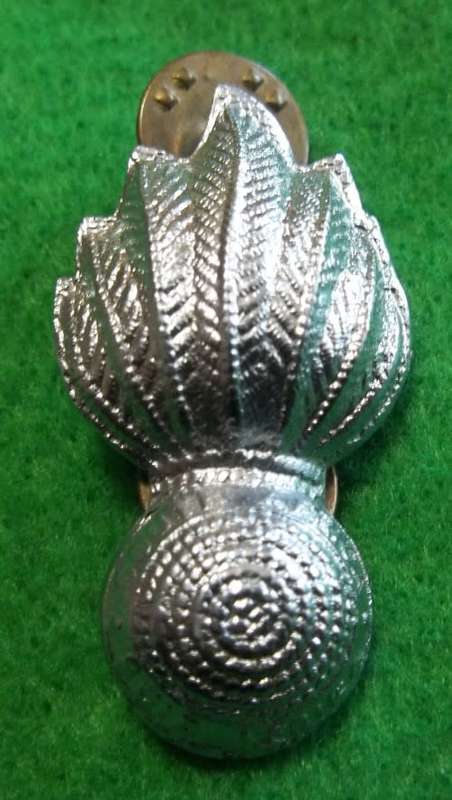 SA ARTILLERY CAP BADGE (CHROME) - PINS INTACT