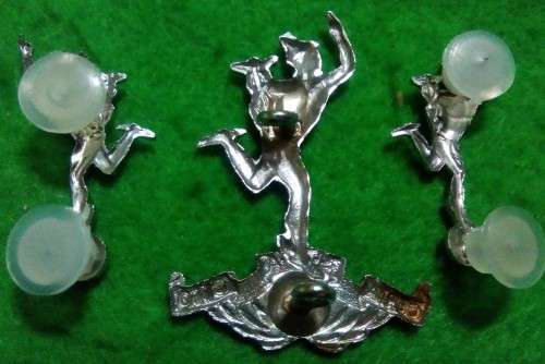 SADF - SA SIGNALS CORPS CAP AND COLLAR BADGE SET - PINS / LUGS INTACT