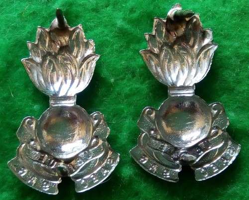 SADF - ENGINEERS COLLAR BADGE PAIR  - PINS INTACT