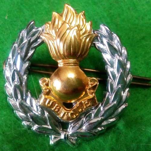 SADF ENGINEER CORPS CAP BADGE - LUGS INTACT
