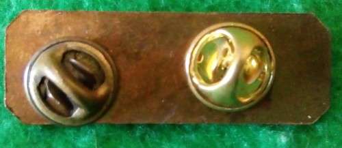 SADF - (ARMY) MARKSMAN METAL BREAST BADGE - PINS INTACT - (ENAMEL)