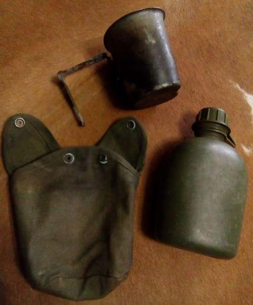 SADF OR RHODESIA WATER BOTTLE (BROAD BELT LOOP) - COMPLETE WITH FIREBUCKET