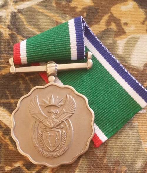 SANDF 10 YEAR SERVICE MEDAL - SWIVEL TYPE - REAR NUMBERED