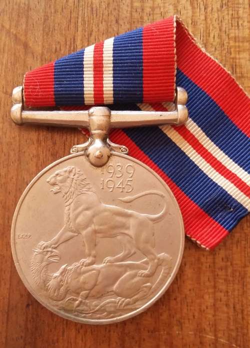 1939 / 45 WAR MEDAL - 19708 A.T. KEMPSON