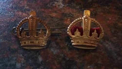 SADF / UDF - 2 X MAJOR RANK CROWNS LOT - PINS INTACT