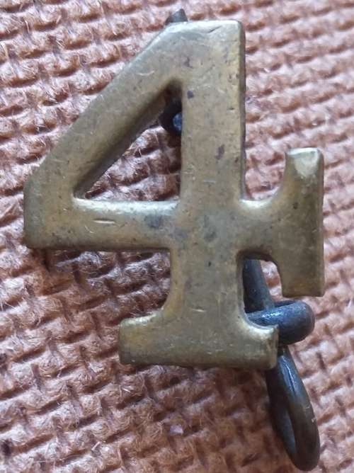 SADF  UNKNOWN NUMBER 4 BADGE - LUGS INTACT