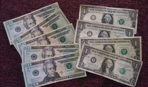 ## FOR THE TRAVELER ## 104 US DOLLAR IN BANKNOTES