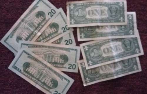 ## FOR THE TRAVELER ## 104 US DOLLAR IN BANKNOTES