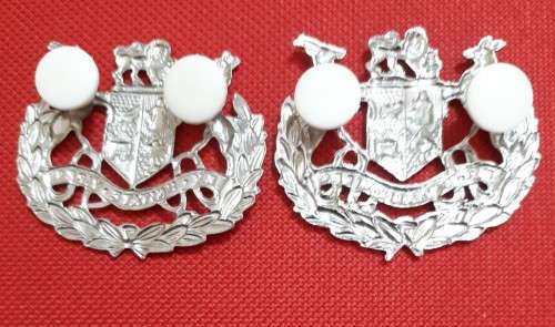 SADF - WO1 METAL RANK BADGE SET - PINS INTACT