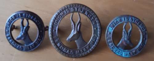 SADF - VINTAGE GENERAL SERVICE CAP AND COLLAR BADGE SET - LUGS INTACT