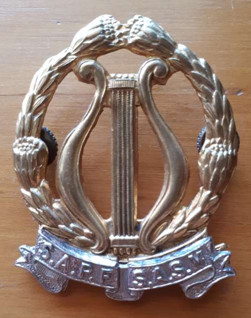 SADF GILDING BANDSMAN CAP BADGE  - SCREWS INTACT