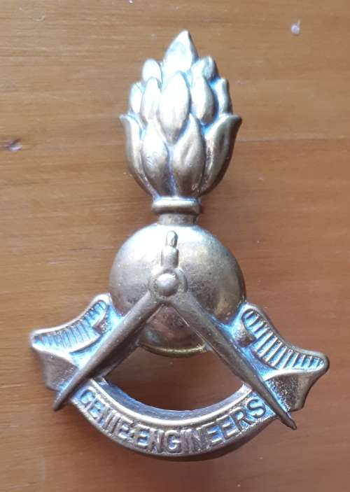 SADF - ENGINEER CORPS CAP BADGE - SCREWS INTACT