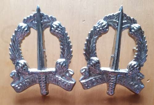 SADF - MILITARY POLICE COLLAR BADGE PAIR - PINS INTACT