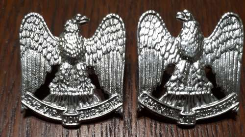 SADF - REGT LOUW WEPENER COLLAR BADGE PAIR - PINS INTACT