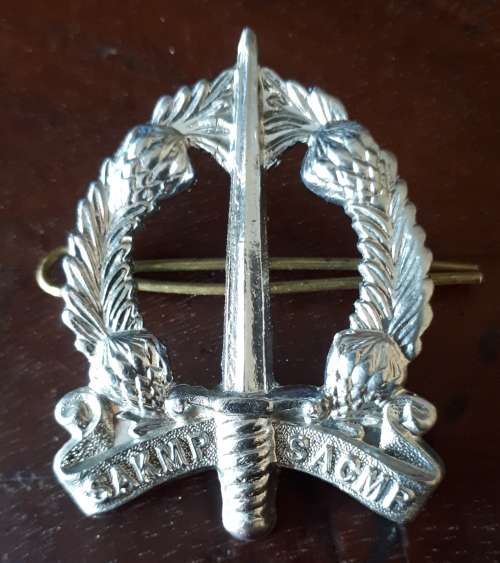 SADF - MIL POLICE CAP BADGE - LUGS INTACT
