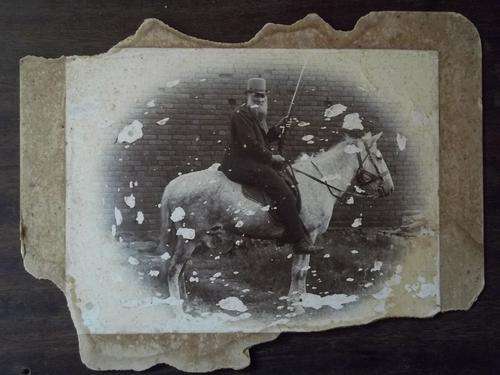 Original Anglo Boer war picture of a Burgher with rifle on his pony