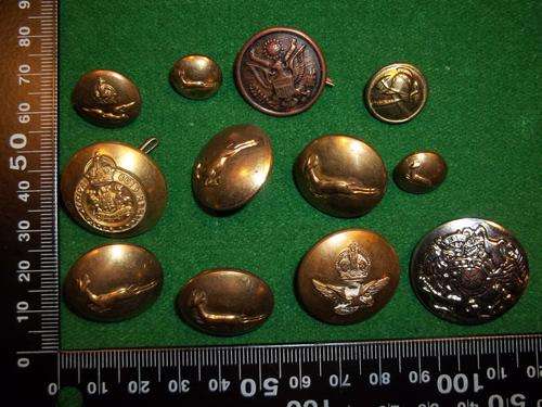 MIXED LOT OF MILIYARY BUTTONS (LUGS INTACT)