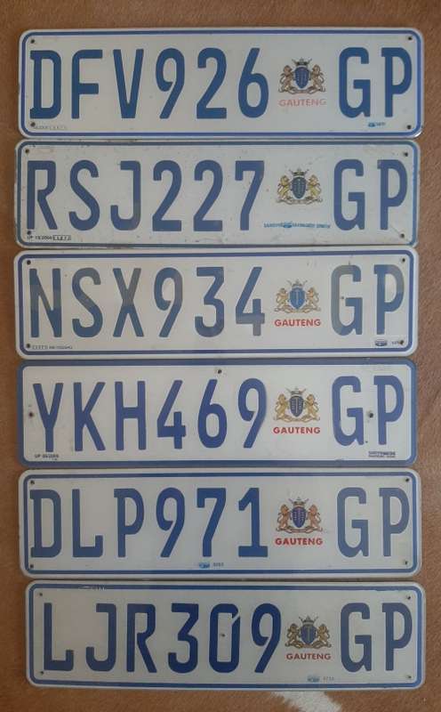 PERSPEX VEHICLE NUMBER PLATE LOT (EX PUB DECOR)