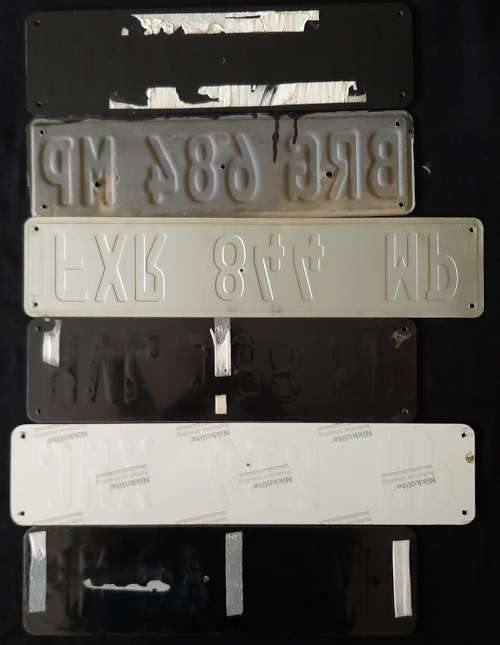 OLD VEHICLE NUMBER PLATE LOT (EX PUB DECOR)