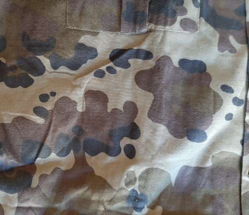 ROMANIA M93 FORREST LEAF PATTERN FIELD SHIRT SIZE L (AS NEW)- ARMPIT TO ARMPIT