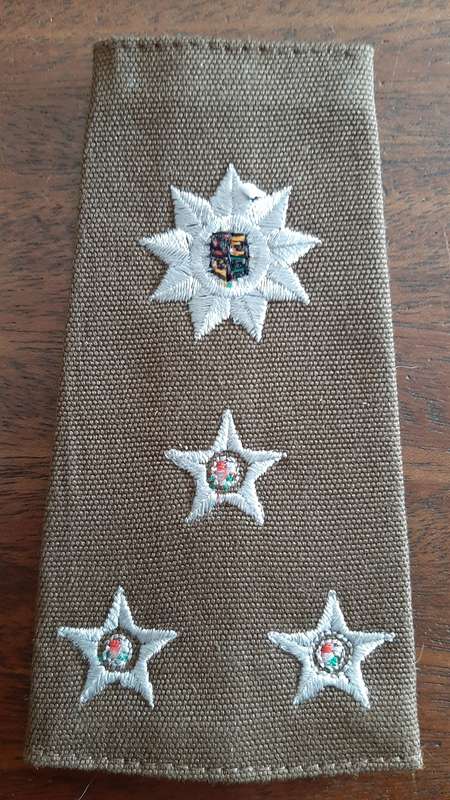 SADF (SINGLE) NUTRIA BRIGADIER SLIP ON RANK - 9 point star type.
