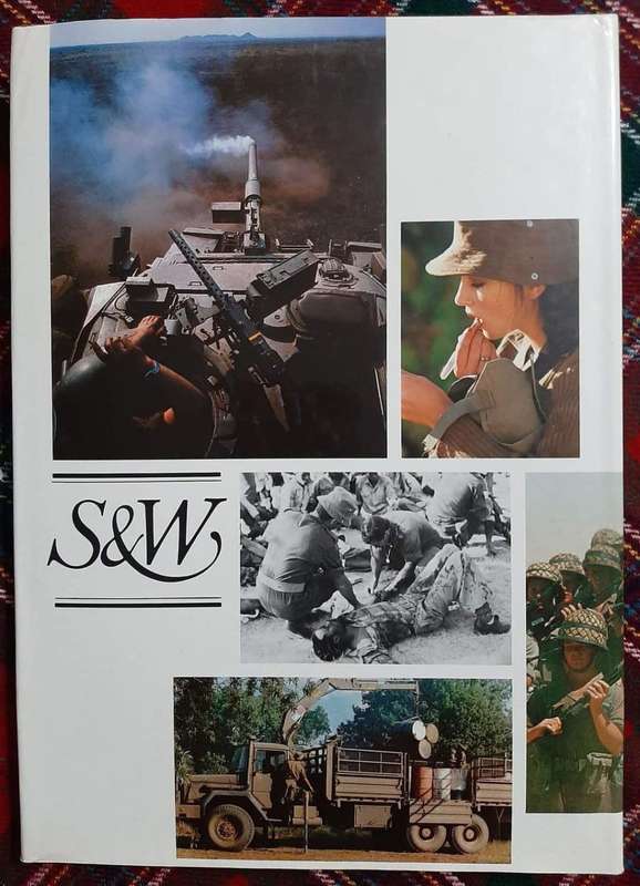 SIEGFRIED STANDER - LIKE THE WIND The story of the SA Army  - HARDCOVER - SAAYMAN & WEBER