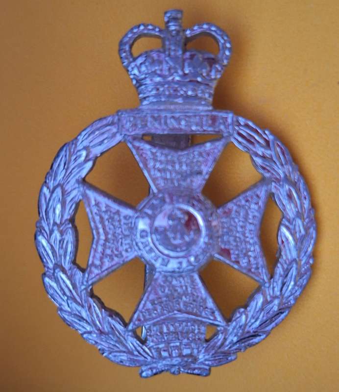 BRITAIN - KINGS ROYAL RIFLES (ANODISED) CAP BADGE - SLIDER INTACT