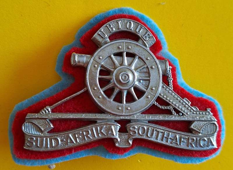 SADF SA ARTILLERY CAP BADGE - SCREWS INTACT