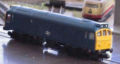 BR graham farish, class 25, 25326, n gauge, british rail, 8305