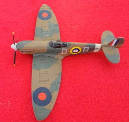 Corgi Plane 1:32 Scale Spitfire MK11A-P7966 Douglas Bader No Stand