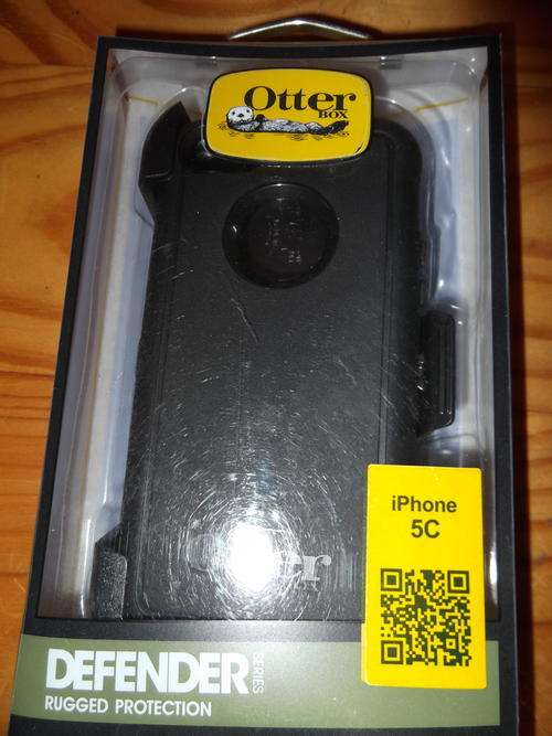 iPhone 5C :OtterBox Defender Series Case *BLACK*( BRAND NEW) IN STOCK!
