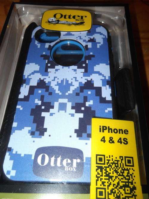 iPhone 4: OtterBox Defender Series Case for  *BLUE CAMO* ( BRAND NEW) IN STOCK!