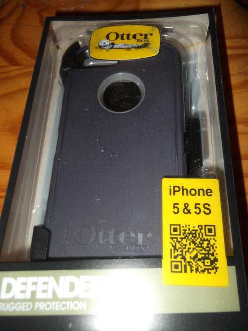 iPhone 5 & iPhone 5S : Otterbox Defender Series Case *DARK PURPLE &GREY* ( BRAND NEW) IN STOCK!