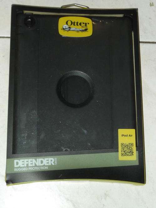 Otterbox Defender Case for iPad Air * Black* ( BRAND NEW) IN STOCK!