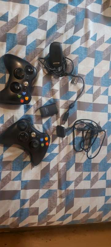 original Xbox 360 wireless controllers and receiver
