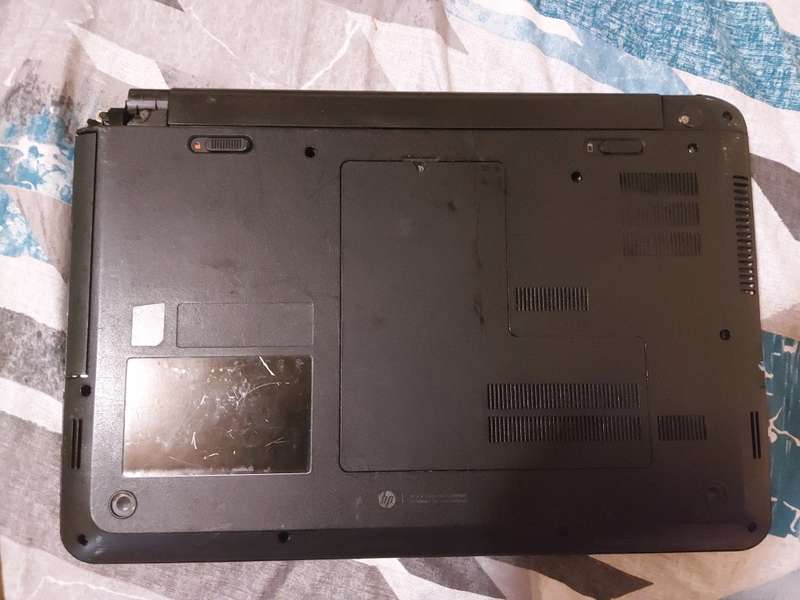 HP LAPTOP 15.6` i3 3110M 2.4ghz, 12g RAM, 500g SSD