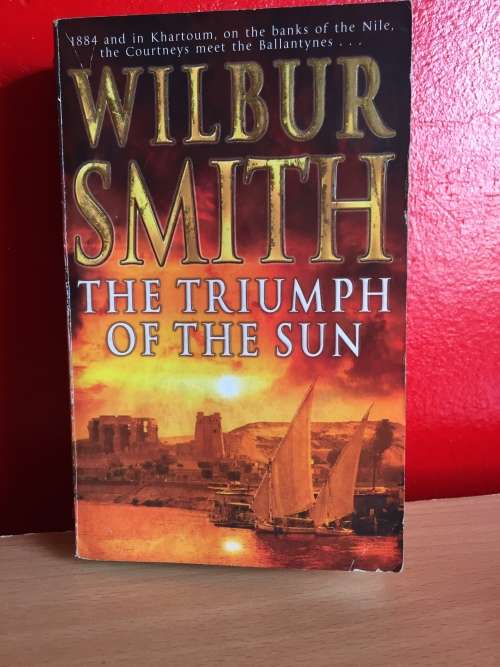THR TRIUMPH OF THE SUN - WILBUR SMITH