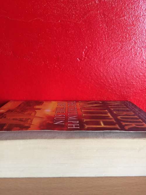 THR TRIUMPH OF THE SUN - WILBUR SMITH