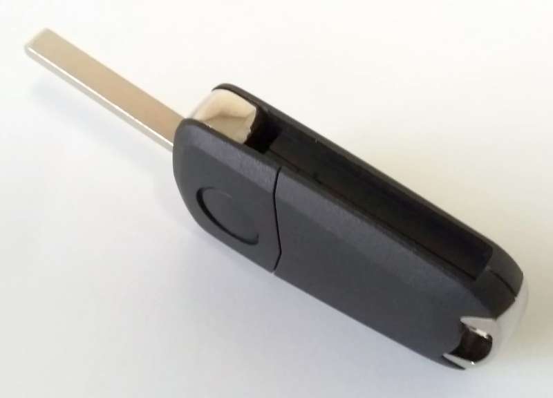 Opel 2 button remote key fob casing and blank blade (non OEM part)