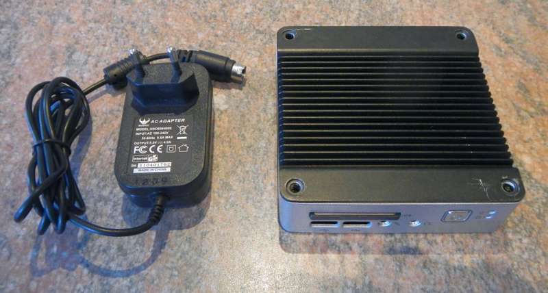 eBox-2300 Tiny PC (200mhz, 128mb RAM, 16GB storage, Windows XP)