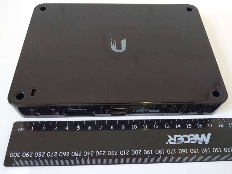 Foxconn NanoPC NT-IBT18 | J1800 CPU | 4GB RAM | SSD