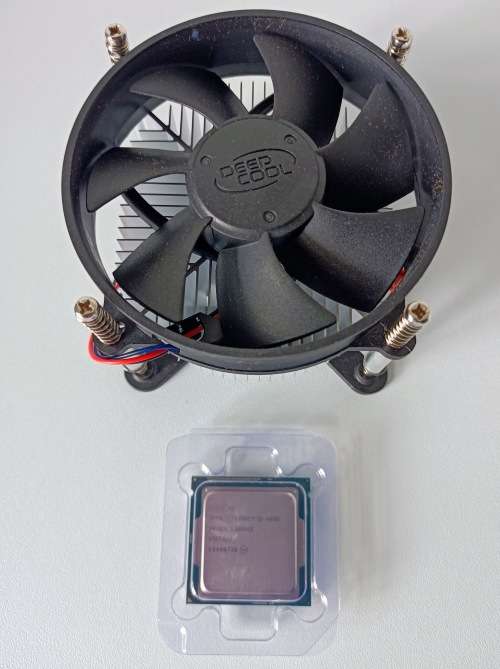 Intel i5-4690 + Deep Cool cooler