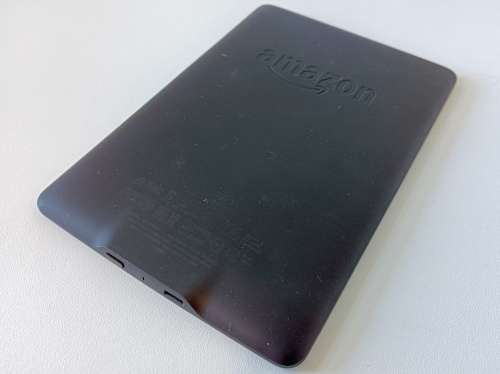 Kindle Paperwhite 3 | 6-inch, 1072 × 1448 pixels | 300 PPI density 16-level grayscale | LED frontlit
